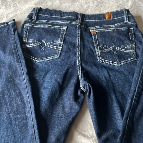 Women’s Aura by wrangler jeans. Size 10, long. - Picture 8 of 9